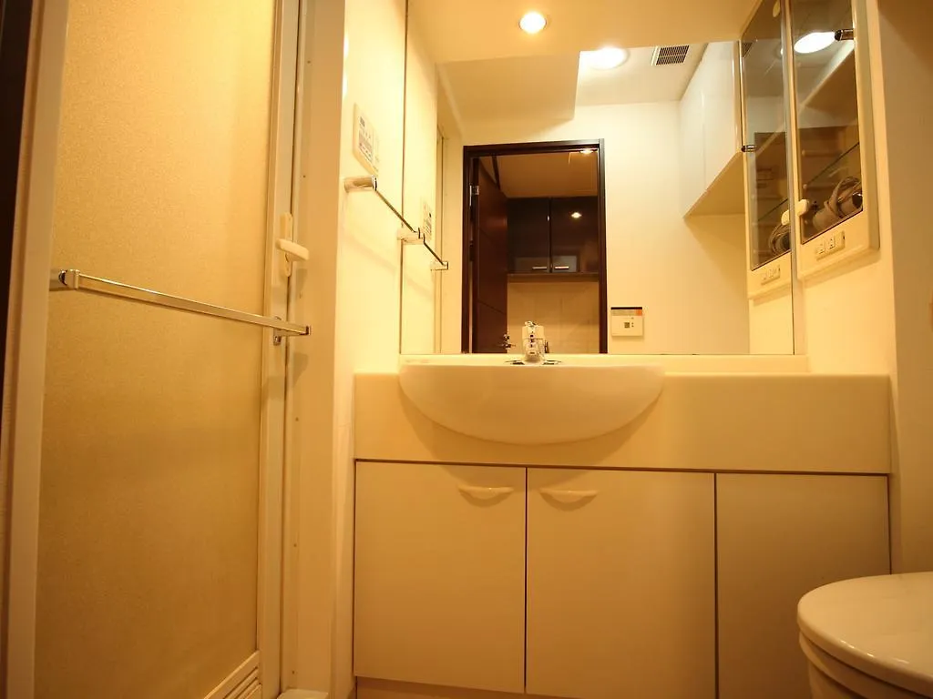 Palace Studio Kojimachi Tokyo Apartment