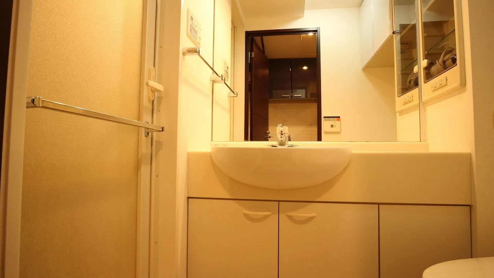 Palace Studio Kojimachi Tokyo Apartment