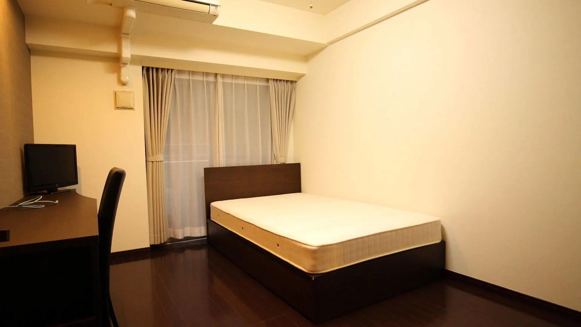 Apartment Palace Studio Kojimachi Tokyo
