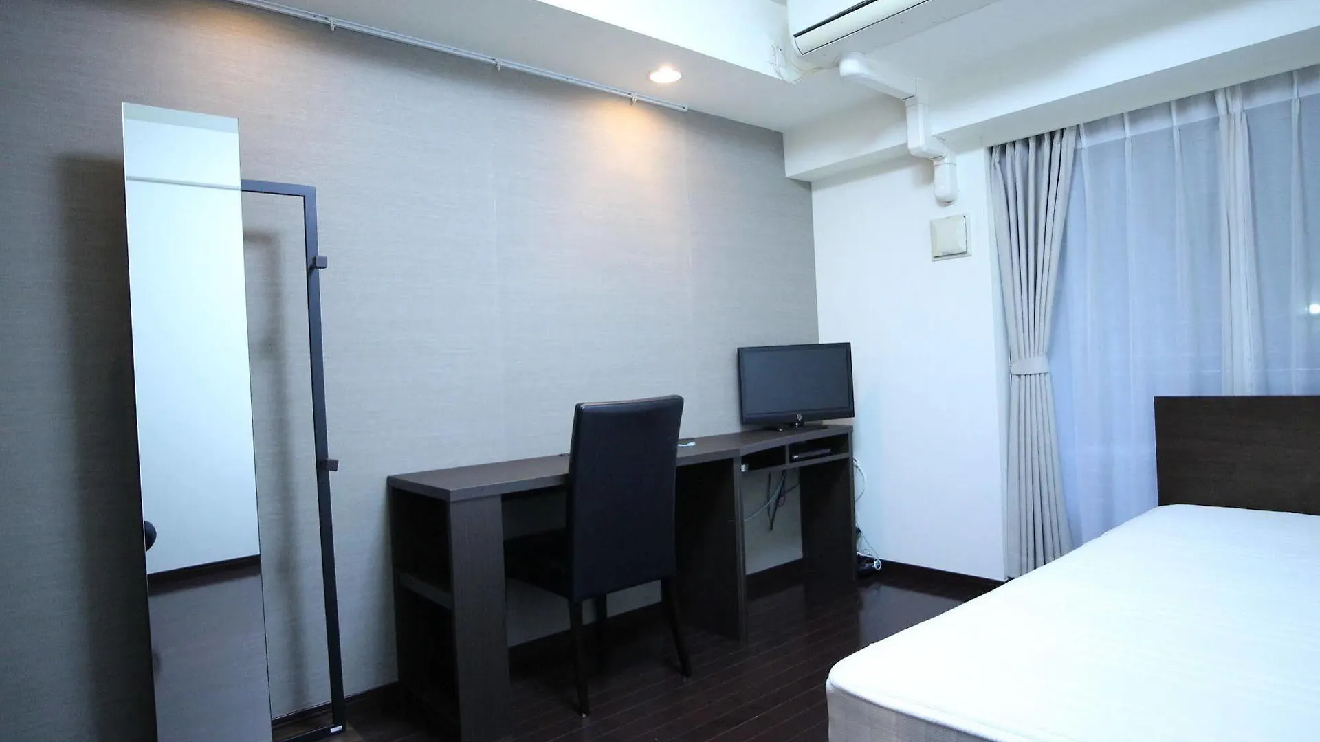 Apartment Palace Studio Kojimachi Tokyo Japan